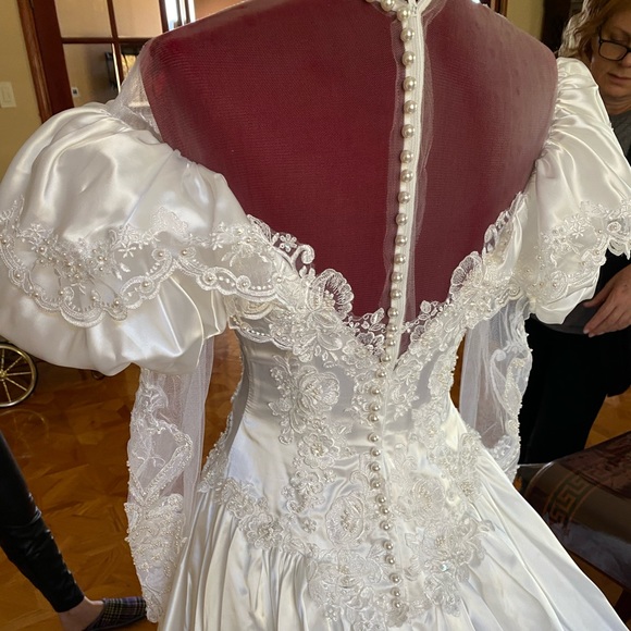 Vintage 90s wedding dress - Picture 3 of 3